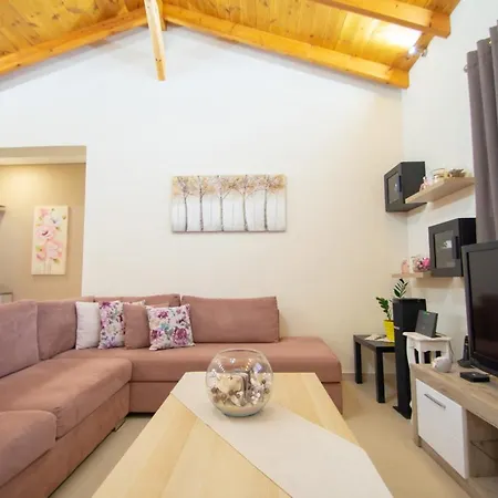 Private Bella Luna By 