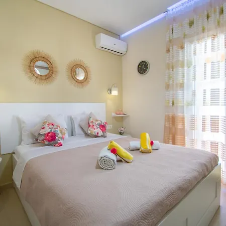 Private Bella Luna By 