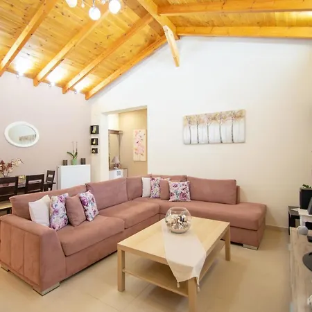 Private Bella Luna By 