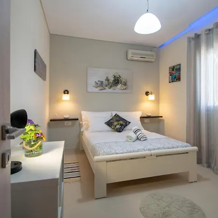 Private Bella Luna By 